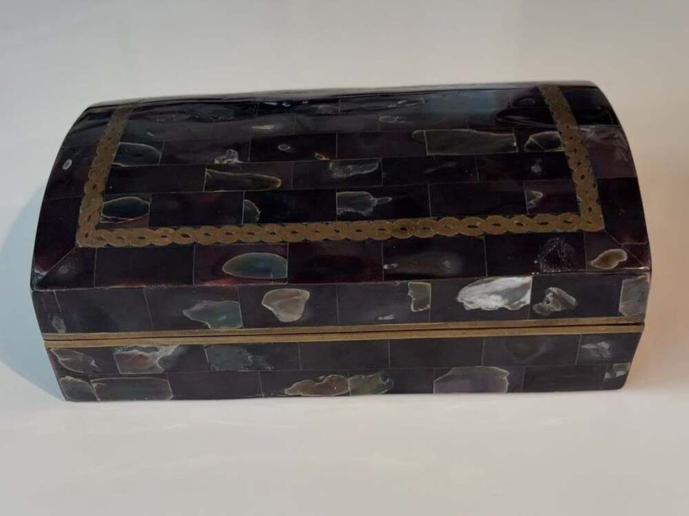 Vintage Maitland-Smith Hand Made Inlaid Shell and Brass Lidded Box